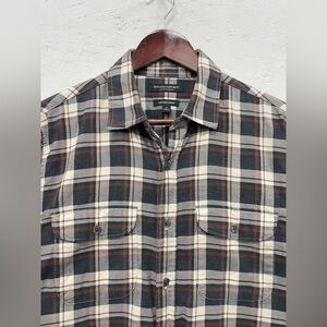 Banana Republic Luxe Flannel Slim Fit Untucked Shirt, Size M